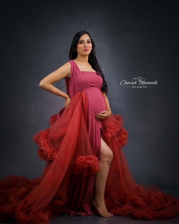 Best Affordable Premium Maternity Photoshoot in Noida, Delhi NCR