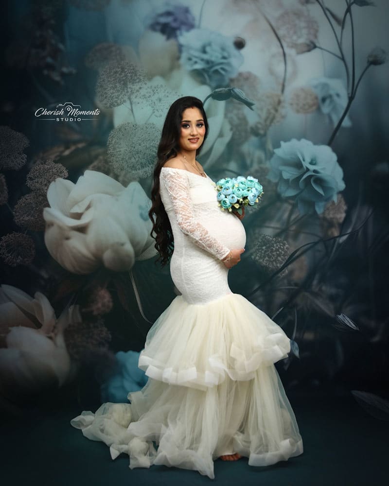 Best Affordable Premium Maternity Photoshoot in Noida, Delhi NCR