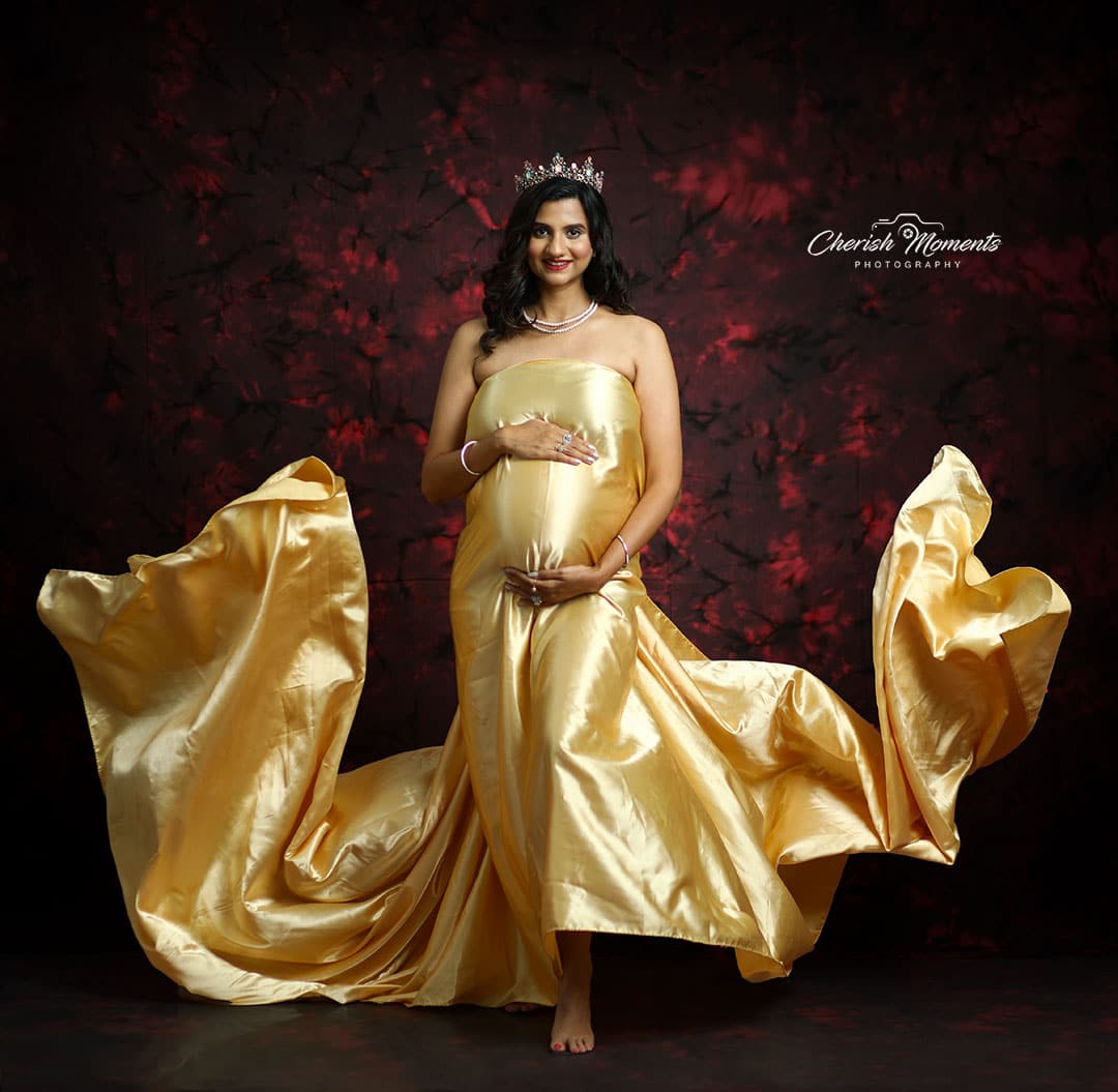 Best Affordable Premium Maternity Photoshoot in Noida, Delhi NCR